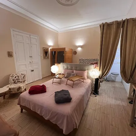 Loveroom Venise Provencale Apartment