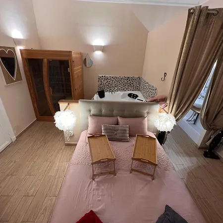 Apartment Loveroom Venise Provencale *